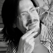 Flavio Paredes Cruz - Chercheur et journaliste